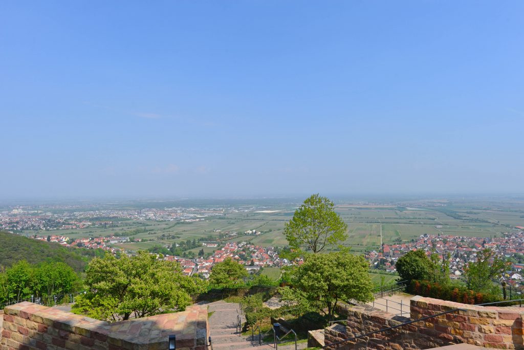 Luftansicht Hambach und Diedesfeld an der Weinstraße Luftansicht Hambach und Diedesfeld an der Weinstraße